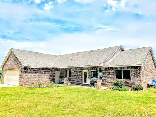 3670 N 371st Rd, Holdenville, OK 74848