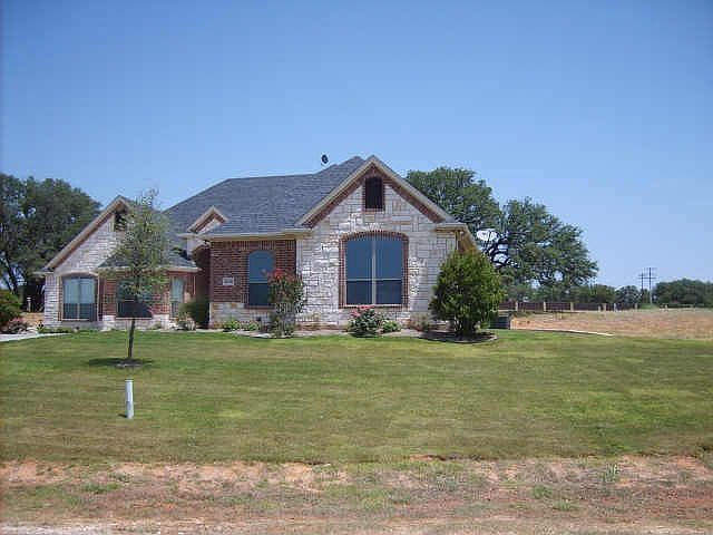 4019 Upper Lake Circle- Granbury, Texas