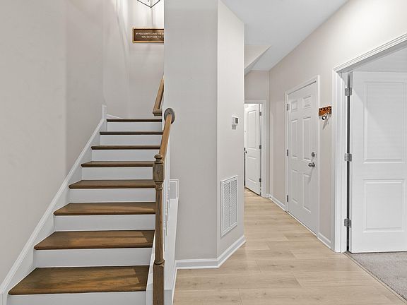 5th image of 6003 Giddings St
