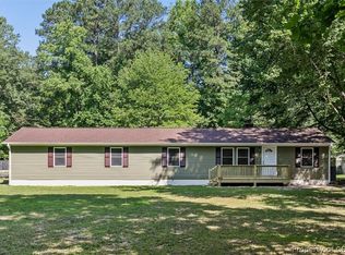 648 Coachpoint Rd, Hartfield, VA 23071
