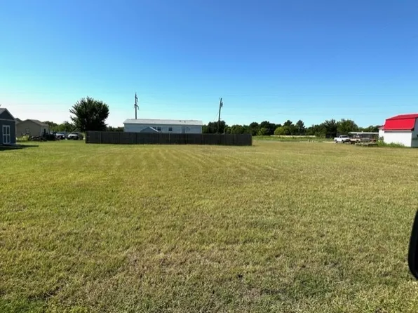 107 Porter Cir, Savoy, TX 75479