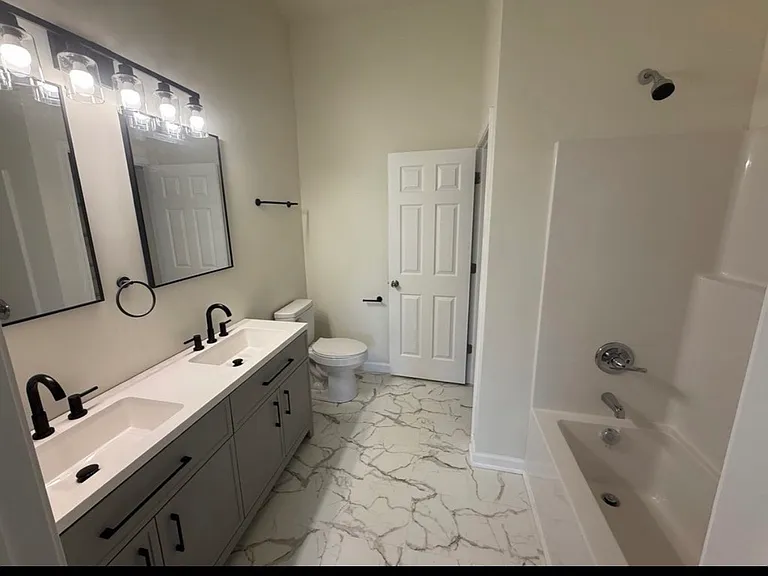 107 Blaze Dr — Photo 13