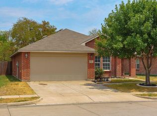 516 Jennifer Dr, Burleson, TX 76028