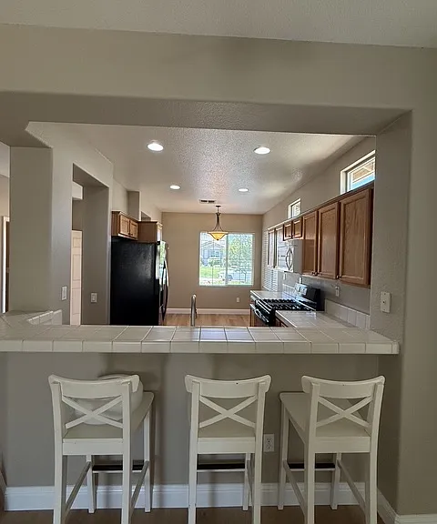 2544 Woodacre Ln — Photo 2