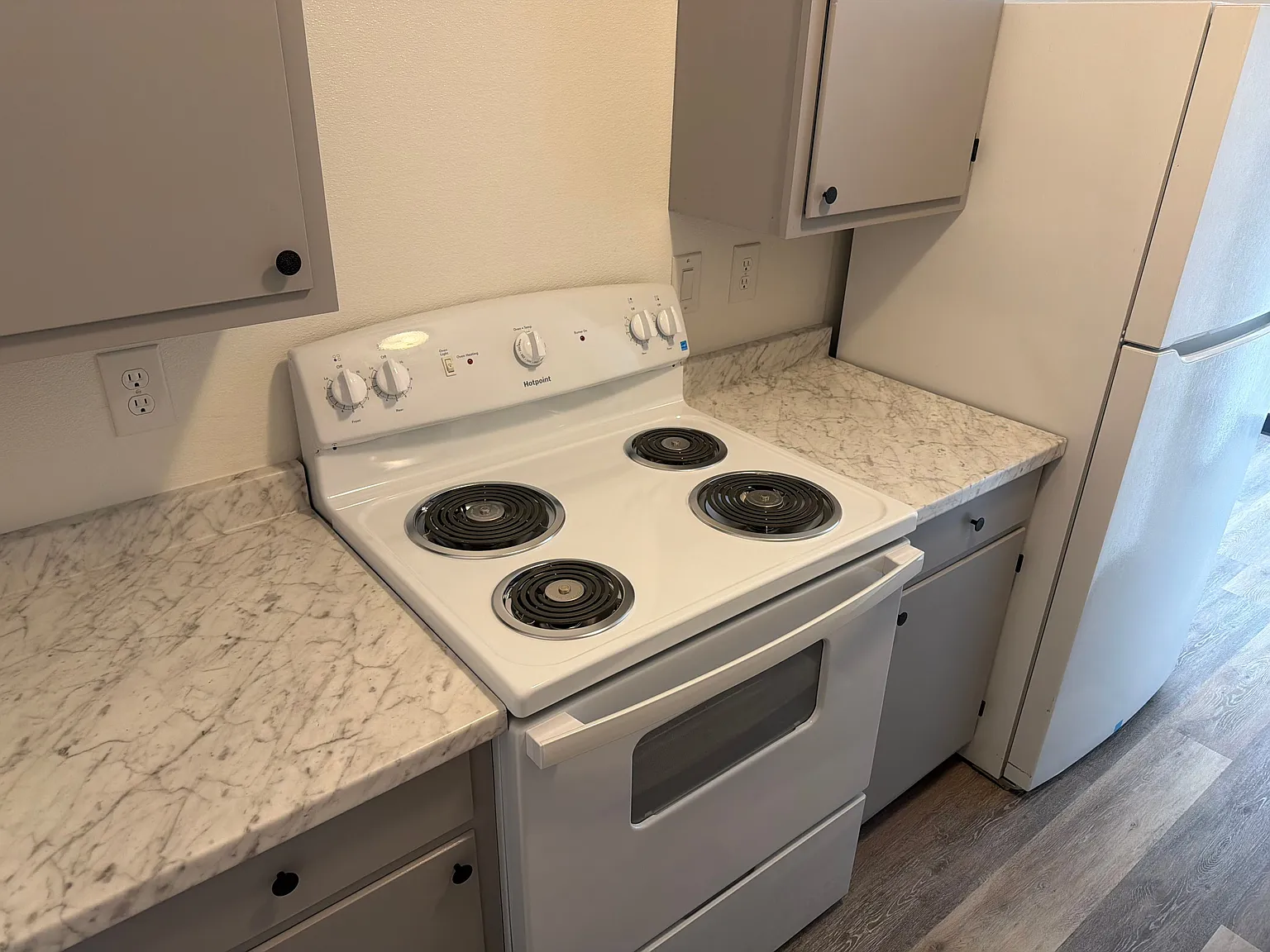 1 bed, 1.0 bath, 597 sqft, $850 — Photo 3