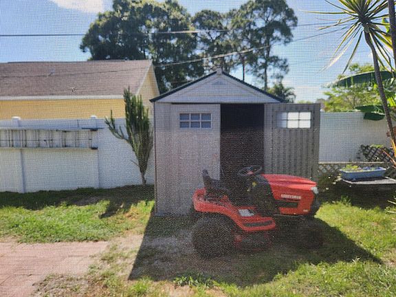 5th image of 531 SE Karrigan Terrace