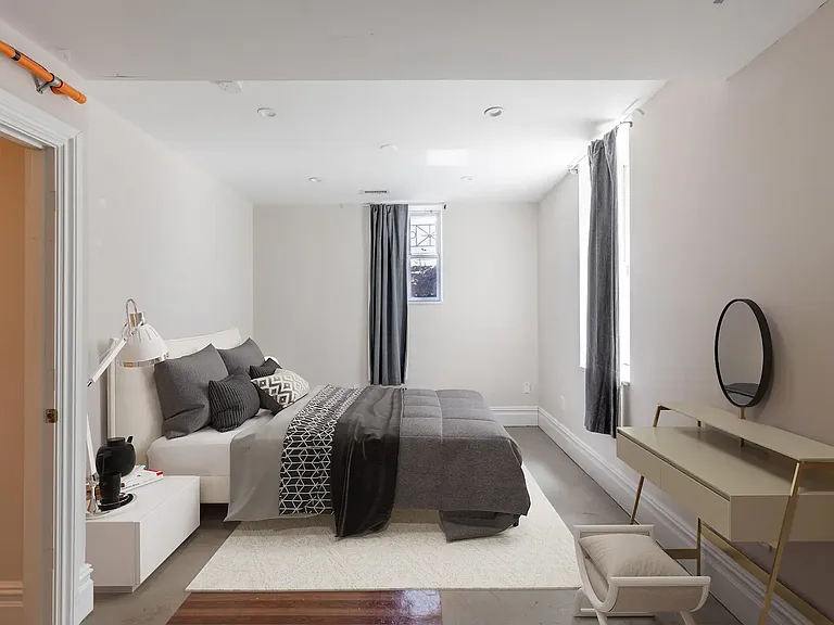 89 Cedar St #2L — Photo 10