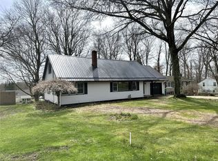 326 Frazier Dr, New Castle, PA 16105