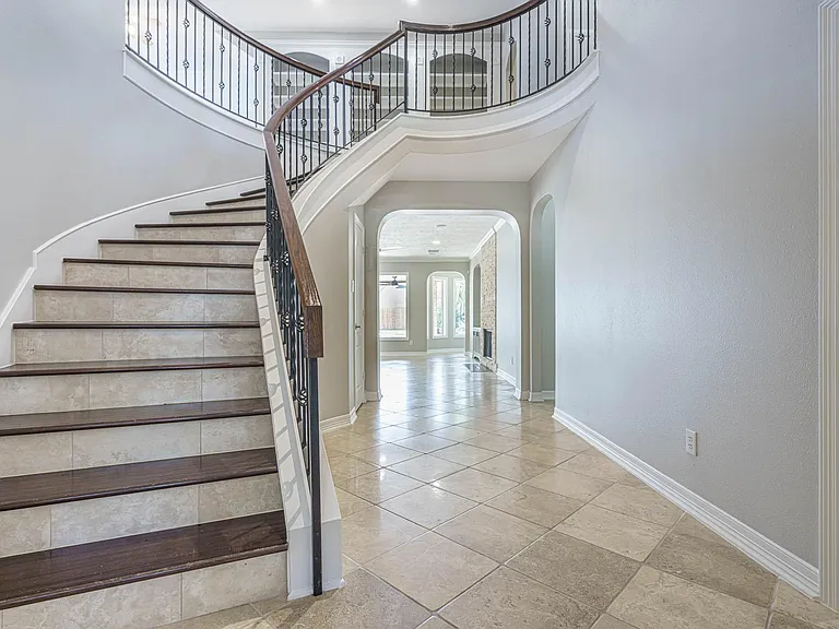 6331 Collina Springs Ct — Photo 8