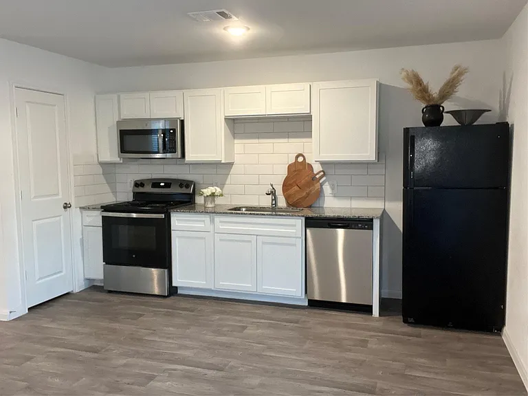 16528 Jasmine Marie Pl — Photo 12