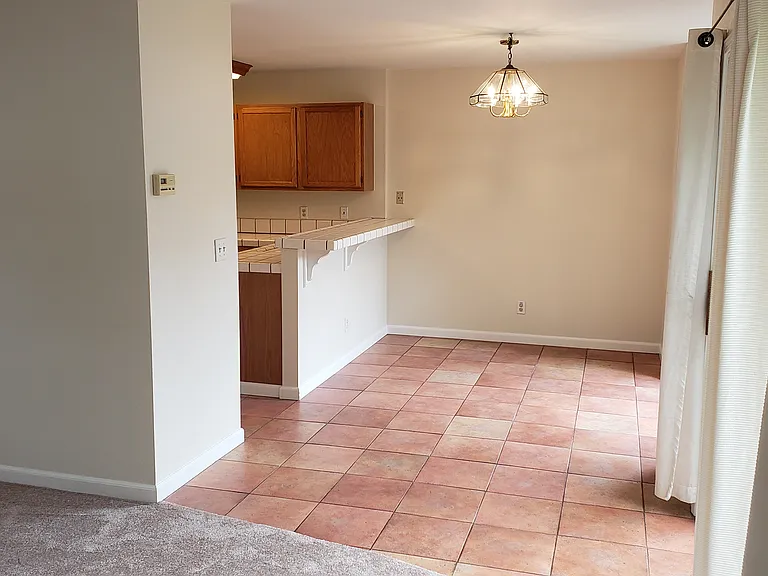 2566 Valerie Ct — Photo 5