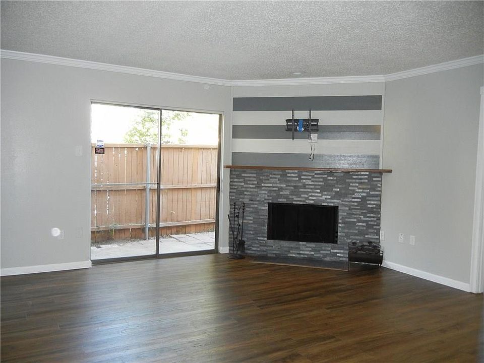 1st image of 887 Dublin Dr APT A