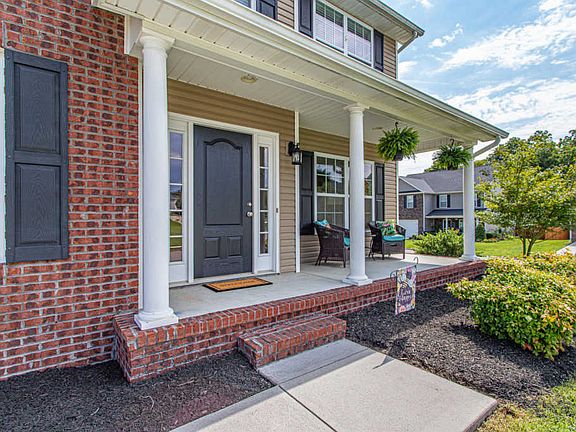 3rd image of 7046 Banyon Wood Ln
