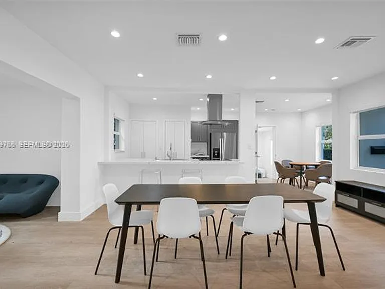 742 NE 81st St — Photo 32