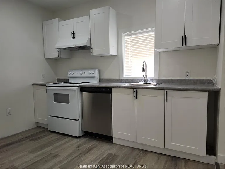 22 Gray St #B — Photo 3