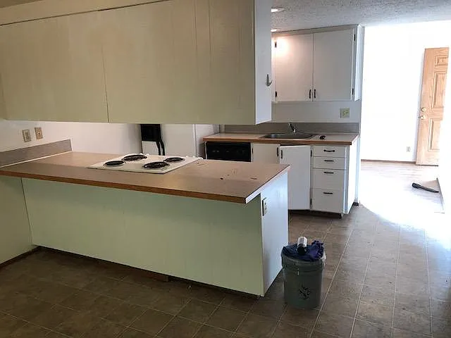 3585 Emerald St — Photo 6