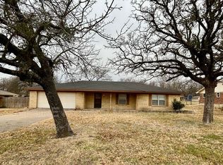 2608 Oaks Dr, Granbury, TX 76049