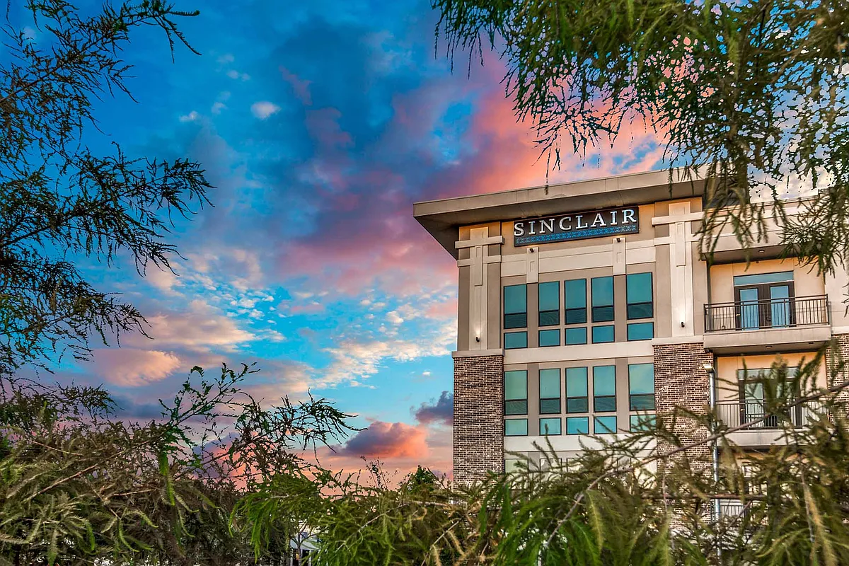 Building Photo - Sinclair