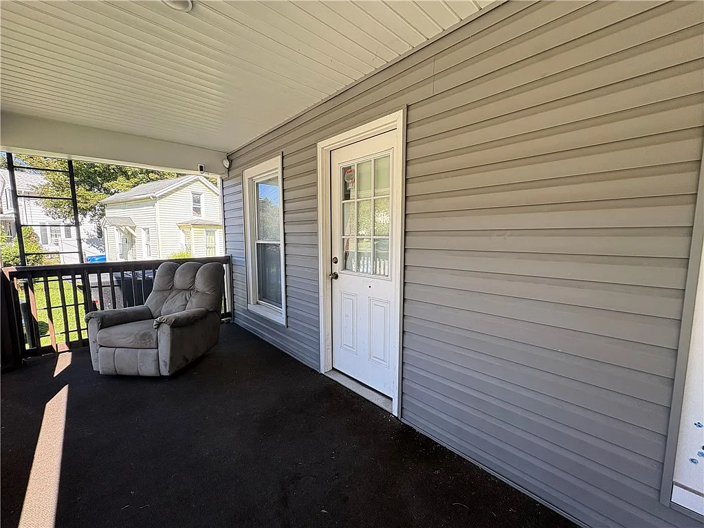 1 bed, 1.0 bath, 5760 sqft, $1,050 — Photo 2
