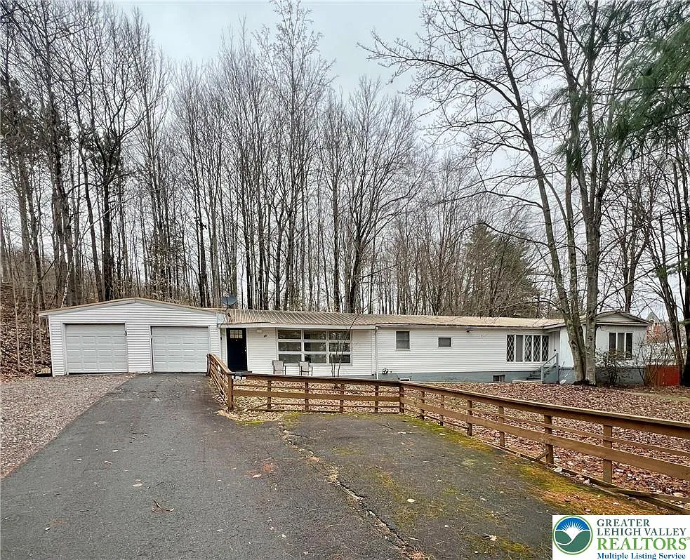 68 Midland St photo 1