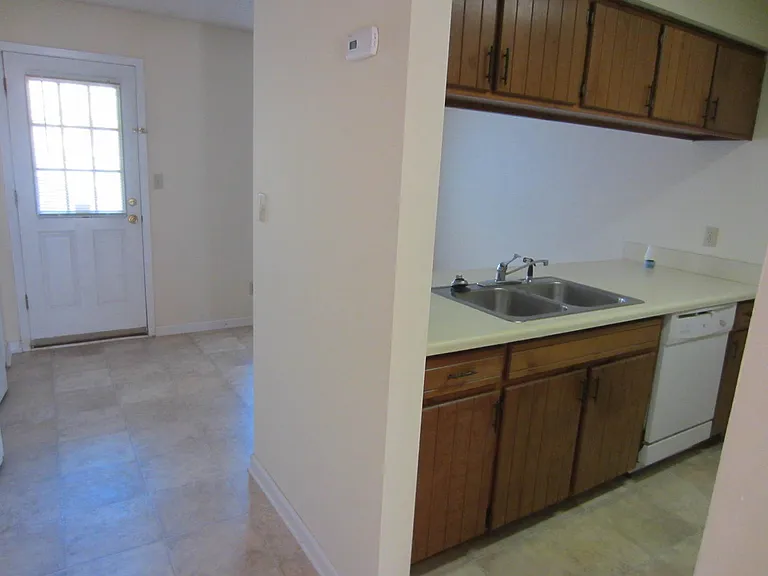 4B Wooddale Dr — Photo 6