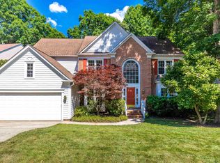 104 Strathburgh Ln, Cary, NC 27518