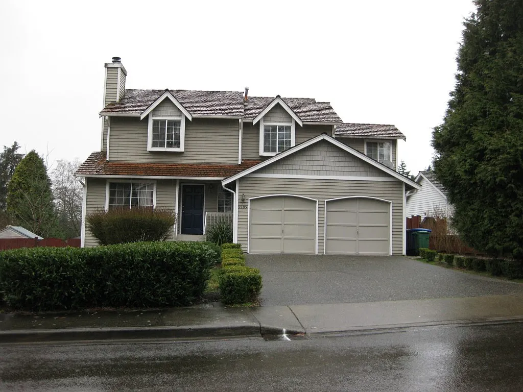 2105 Aberdeen Pl NE photo 1
