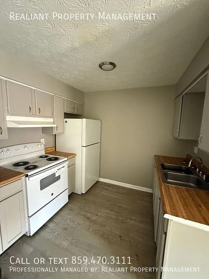 Building Photo - 1582 Martha Ct #3