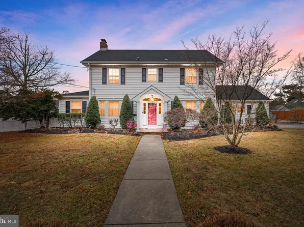 37 S Girard St, Woodbury, NJ 08096