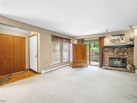 5th image of 593 Meredith Ln