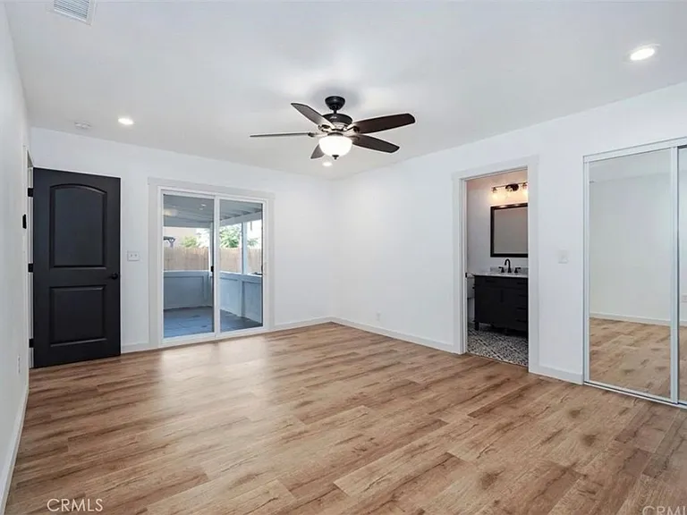 2121 S Redondo Blvd — Photo 16