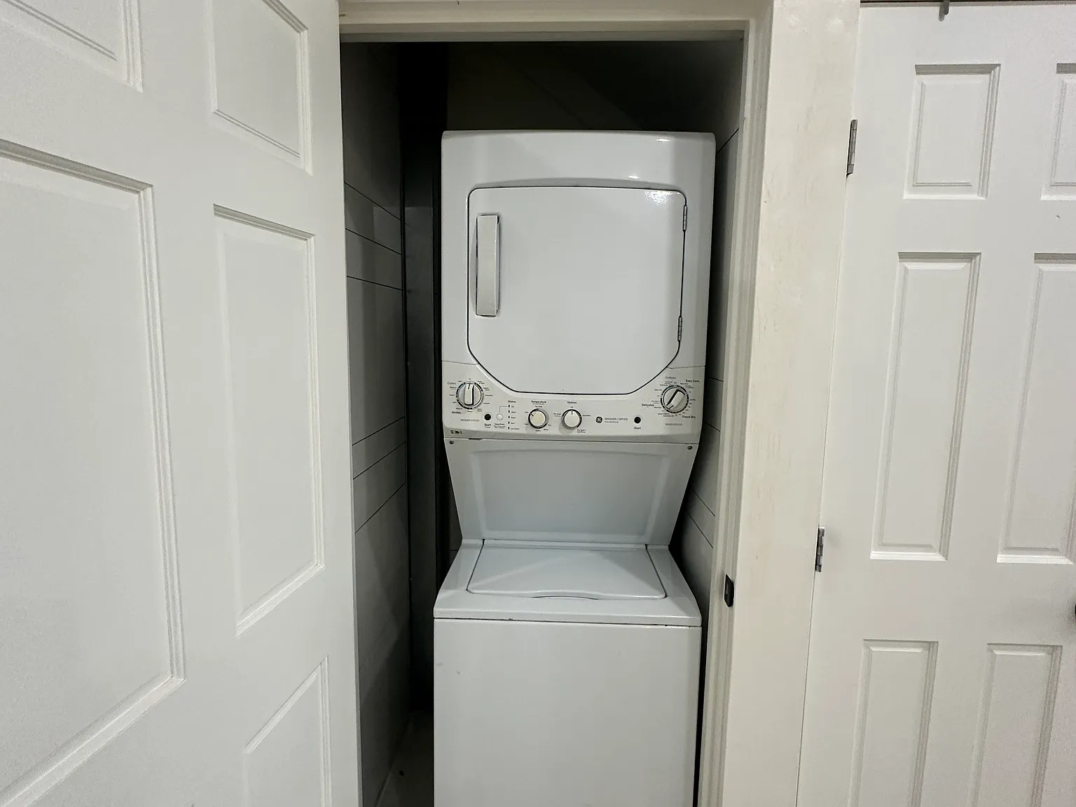 3 bed, 1100 sqft, $3,000 — Photo 3