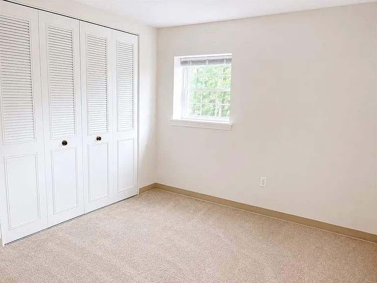 25 Greentree Ln #43 — Photo 16
