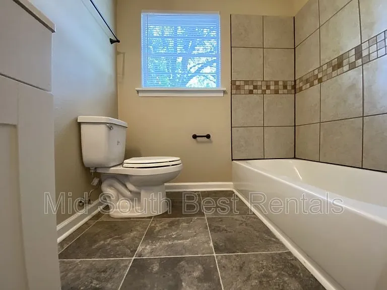7525 Twin Oaks Rd — Photo 8