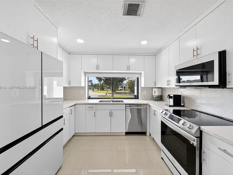 11951 SW 120th Ter — Photo 15