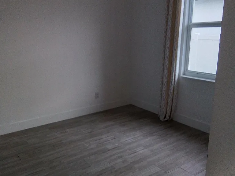 1258 SW Santiago Ave — Photo 19