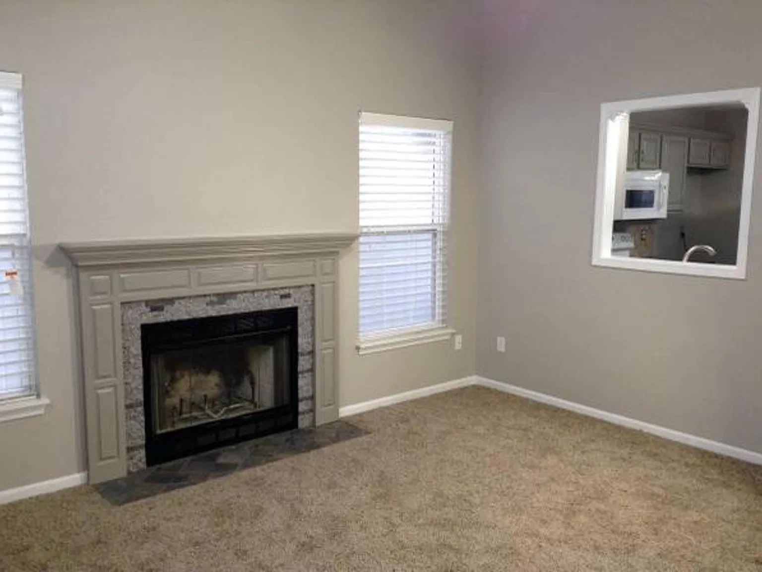 3 bed, 2.5 bath, 1541 sqft, $2,100 — Photo 3