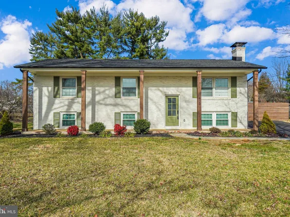 629 Gold Cup Dr, Warrenton, VA 20186