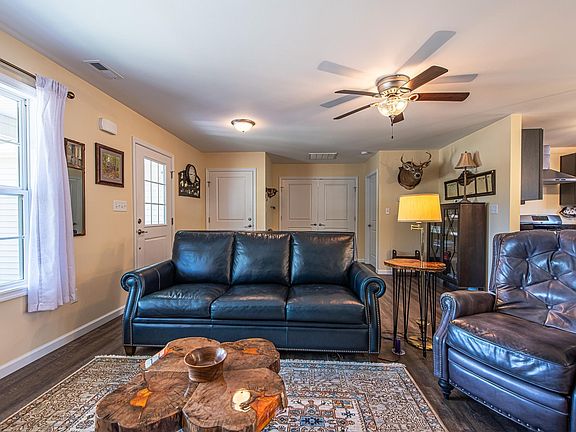 4th image of 186 Rosewood Dr