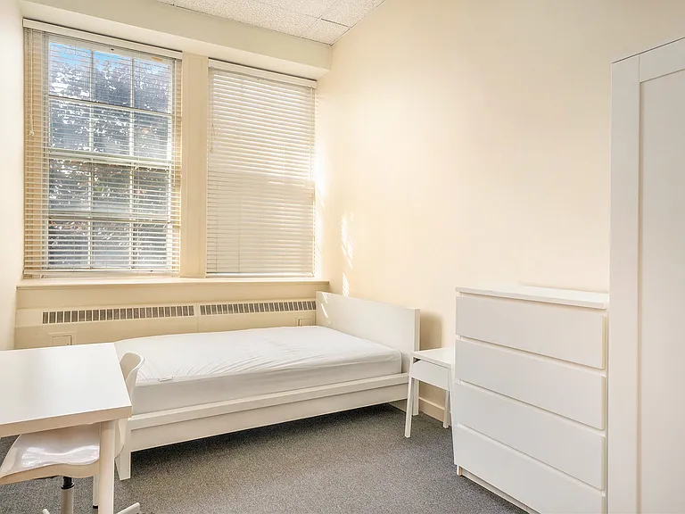 329 Johnson St #13 — Photo 4