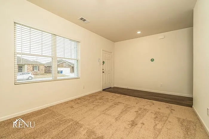 551 London Dr — Photo 14