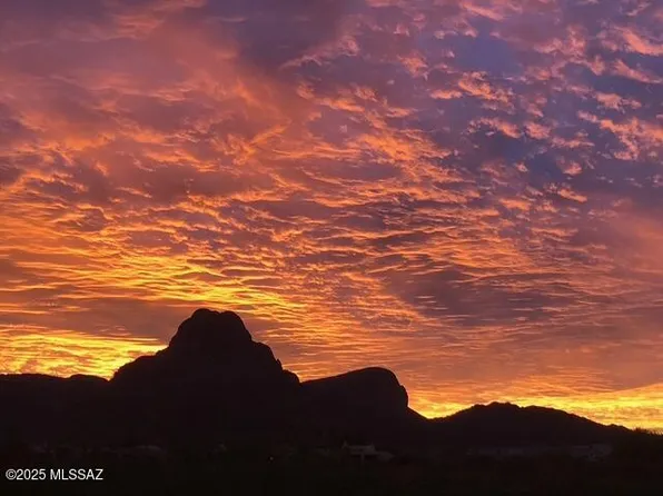 8273 N Amber Burst Dr, Tucson, AZ 85743