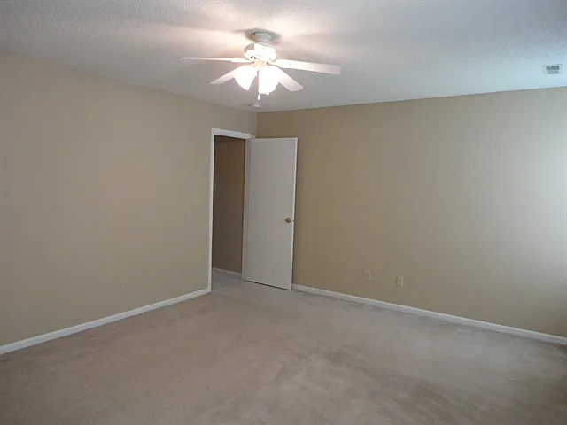 10240 Draycott Ave — Photo 6