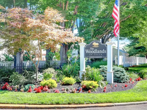 86 Cardinal Lane #2B, Islip, NY 11751