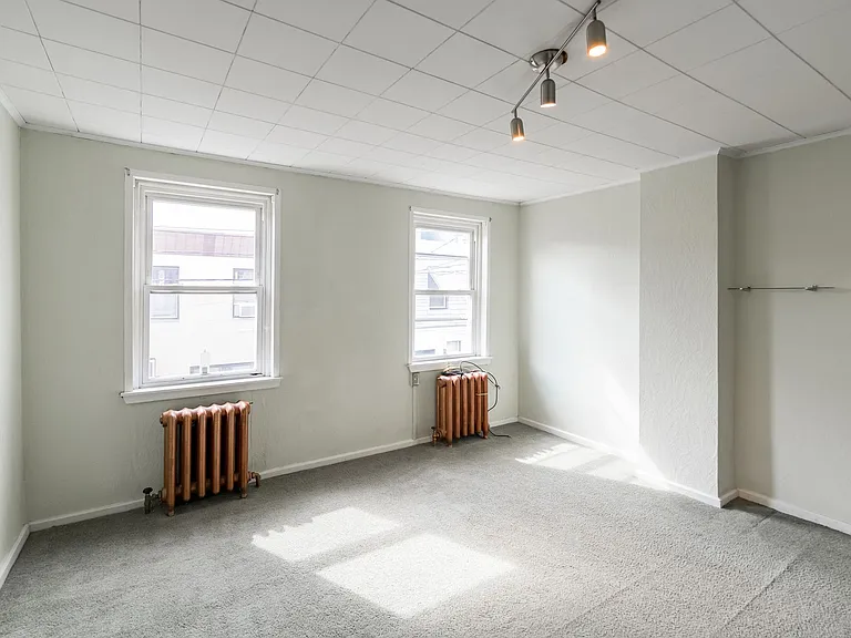 2231 S Clarion St — Photo 15