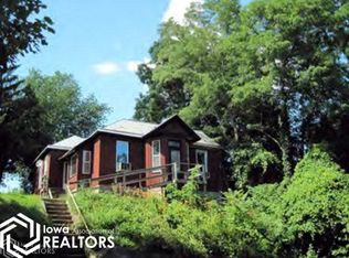 418 Locust St, Burlington, IA 52601