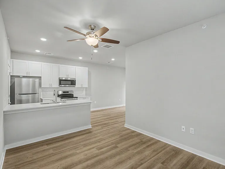 403 S 29th St — Photo 3