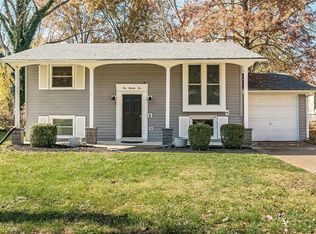 409 Coventry Ln, Ballwin, MO 63021