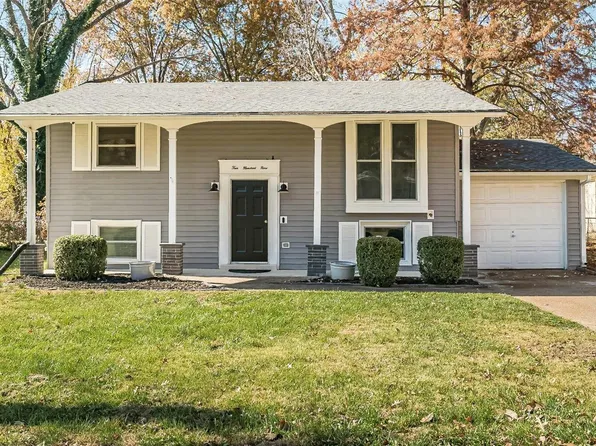 409 Coventry Ln, Ballwin, MO 63021