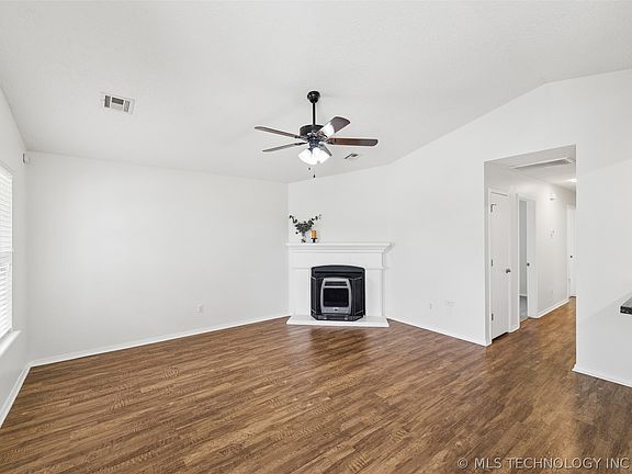 5th image of 1108 W 23rd St N